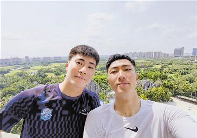 目前，巴萨和阿森纳也想签下维尔梅伦，其中阿森纳准备报价大约1500万欧元，而安特卫普方面要价2500万欧元。